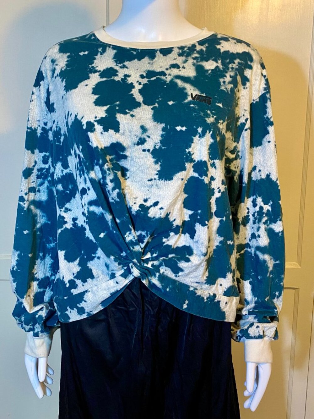 VANS Women Blue White Tie-Dye Long Sleeve Embroidered Logo Crop Top Skater Large